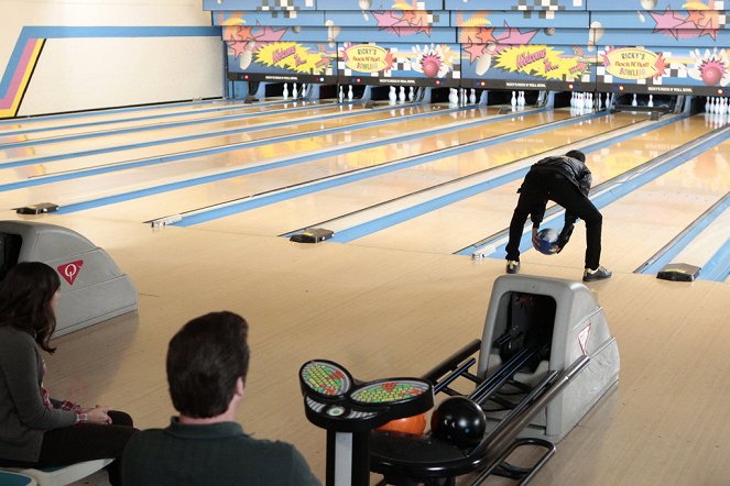 Parks and Recreation - Bowling for Votes - Photos