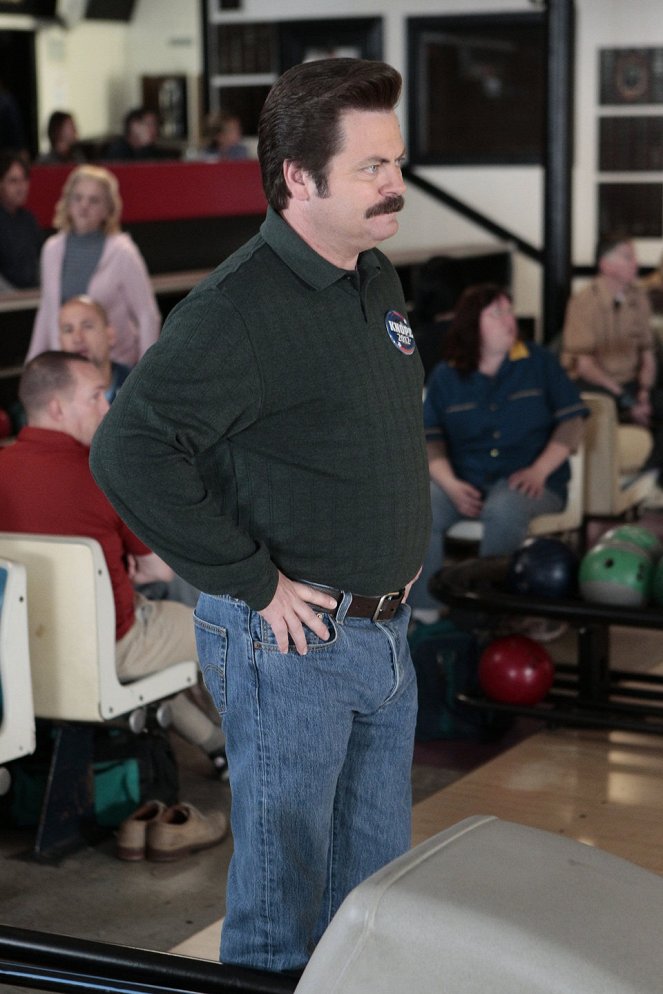 Parks and Recreation - Bowling for Votes - Photos - Nick Offerman