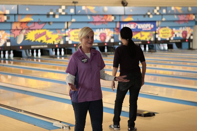 Parks and Recreation - Bowling for Votes - Van film - Amy Poehler