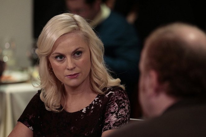 Parks and Recreation - Dave Returns - Photos - Amy Poehler