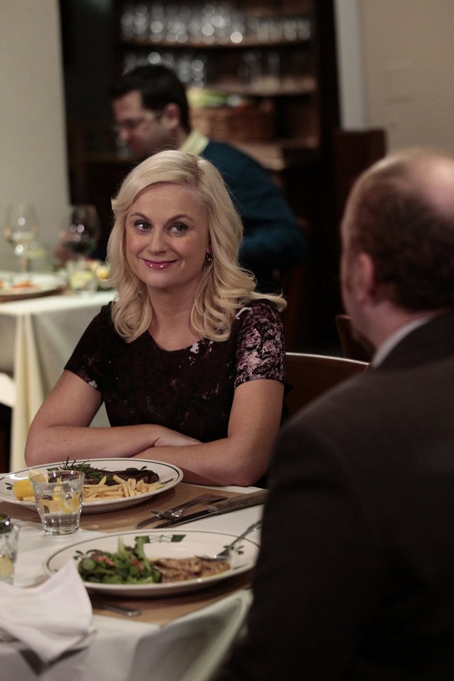 Parks and Recreation - Dave Returns - Photos - Amy Poehler