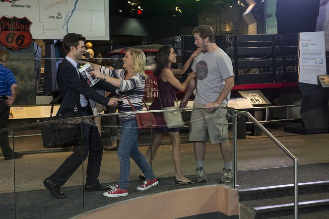 Parks and Recreation - Season 5 - Leslie in der Hauptstadt - Filmfotos - Adam Scott, Amy Poehler, Aubrey Plaza, Chris Pratt