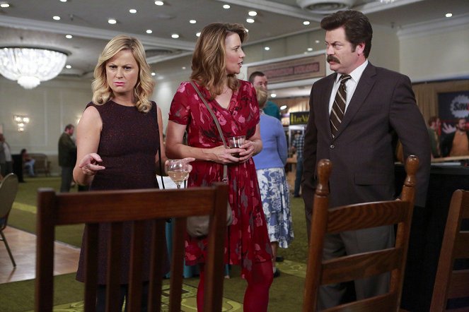 Parks and Recreation - Ron and Diane - Photos - Amy Poehler, Lucy Lawless, Nick Offerman