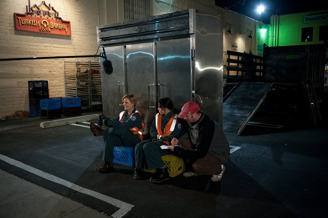 Parks and Recreation - Women in Garbage - Van de set - Amy Poehler, Aubrey Plaza