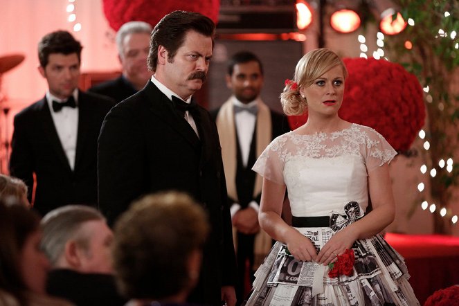 Parks and Recreation - Leslie and Ben - Photos - Nick Offerman, Amy Poehler