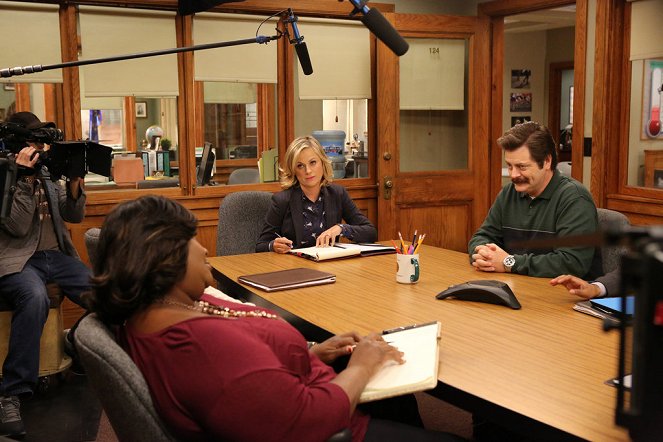 Parks and Recreation - New Beginnings - Photos - Amy Poehler, Nick Offerman