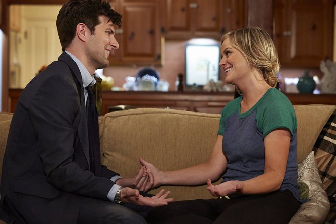 Parks and Recreation - La Grippe - Film - Adam Scott, Amy Poehler