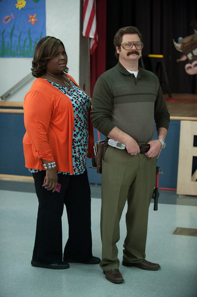 Parks and Recreation - One in 8,000 - Photos - Retta, Nick Offerman