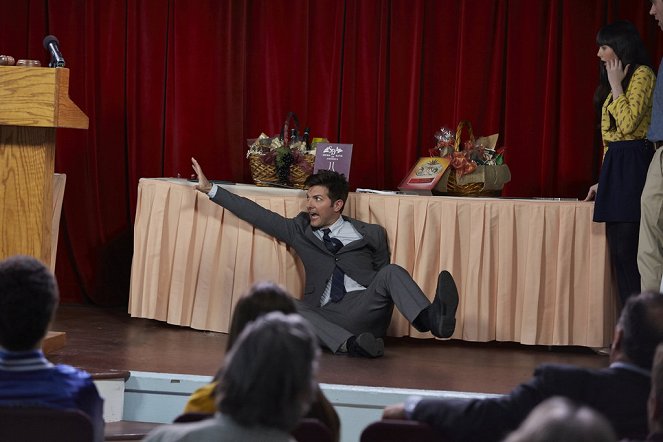 Parks and Recreation - One in 8,000 - Photos - Adam Scott