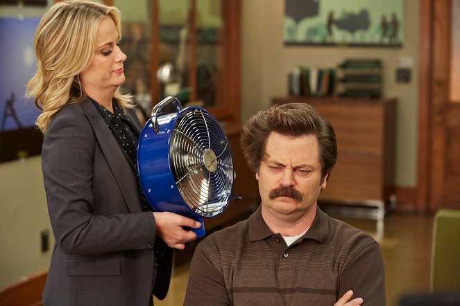 Parks and Recreation - Leslie and Ron - Photos - Amy Poehler, Nick Offerman
