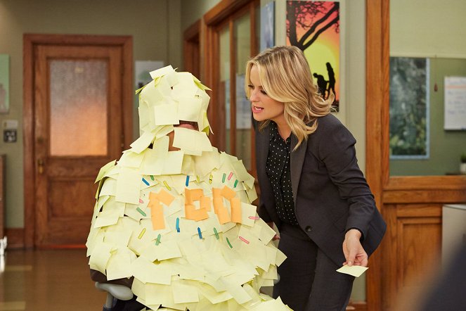Parks and Recreation - Leslie and Ron - Photos - Amy Poehler
