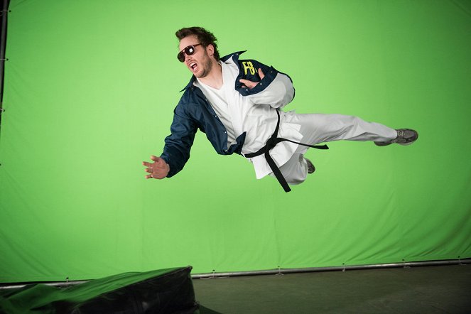 Odbor městské zeleně - The Johnny Karate Super Awesome Musical Explosion Show - Z natáčení - Chris Pratt
