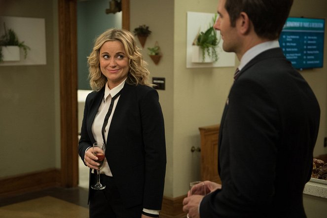 Parks and Recreation - One Last Ride: Part 1 - Van film - Amy Poehler