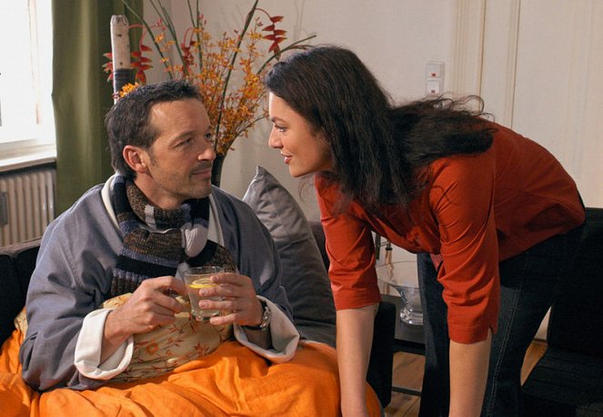 Glück auf halber Treppe - De la película - Michael Roll, Christine Neubauer