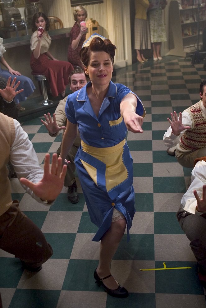Reefer Madness: The Movie Musical - Filmfotók - Neve Campbell