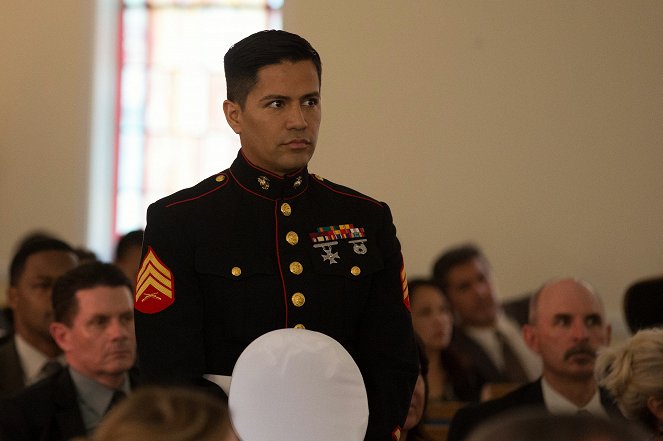 Max - Do filme - Jay Hernandez