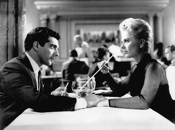 The Right Approach - Van film - Martha Hyer