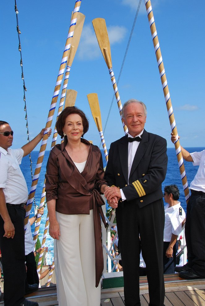 Das Traumschiff - Panama - Do filme - Karin Dor, Horst Naumann