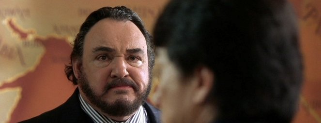 Medailón - Z filmu - John Rhys-Davies