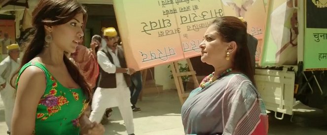 Sonali Cable - De la película - Rhea Chakraborty, Smita Jaykar