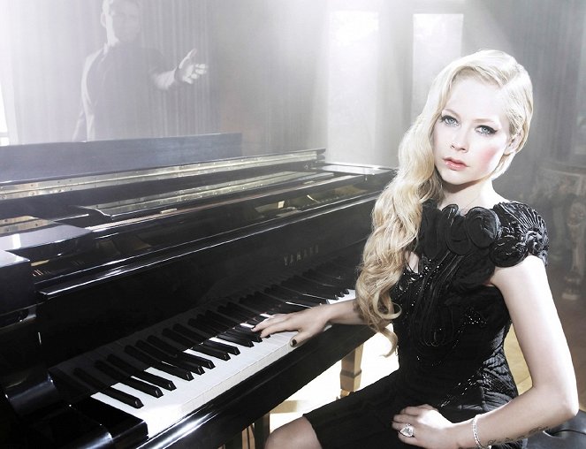Avril Lavigne - Let Me Go - Werbefoto - Avril Lavigne