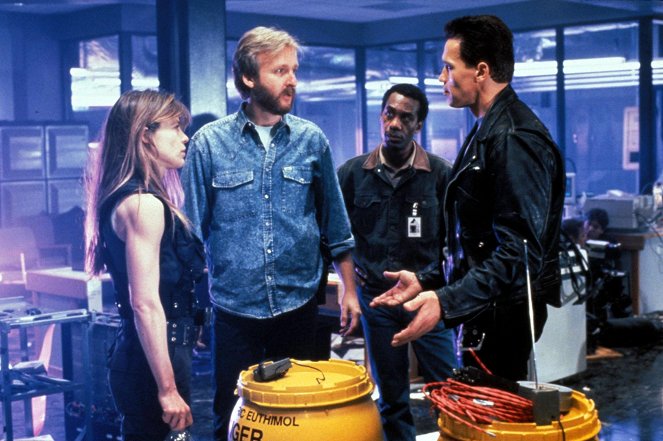 Terminator 2 : Le jugement dernier - Tournage - Linda Hamilton, James Cameron, Joe Morton, Arnold Schwarzenegger
