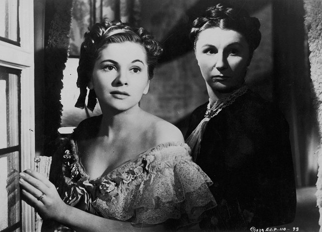 Rebecca - Photos - Joan Fontaine, Judith Anderson