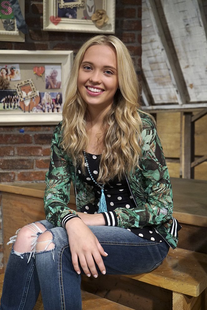 Best Friends Whenever - Promoción - Lauren Taylor