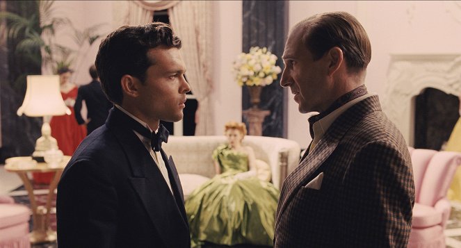 Hail, Caesar! - Kuvat elokuvasta - Alden Ehrenreich, Ralph Fiennes