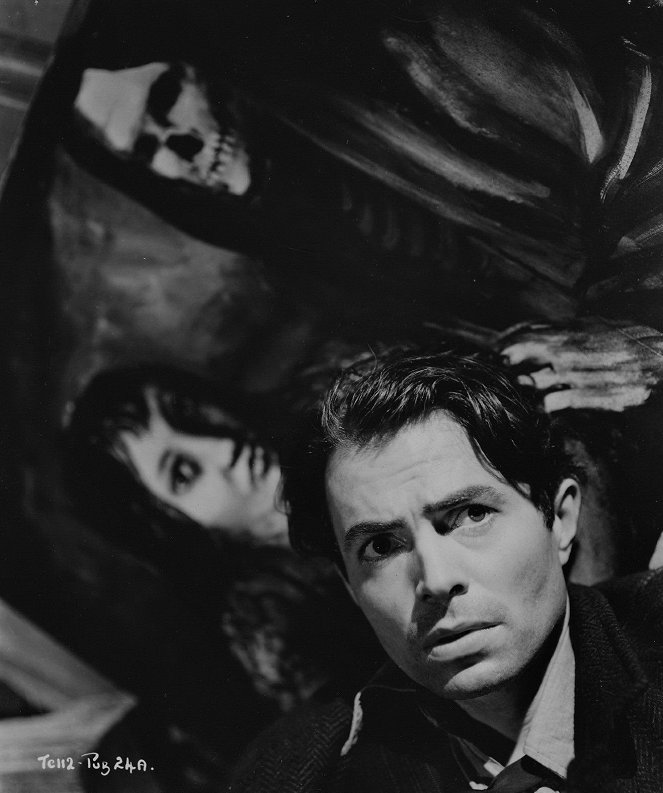 Odd Man Out - Photos - James Mason