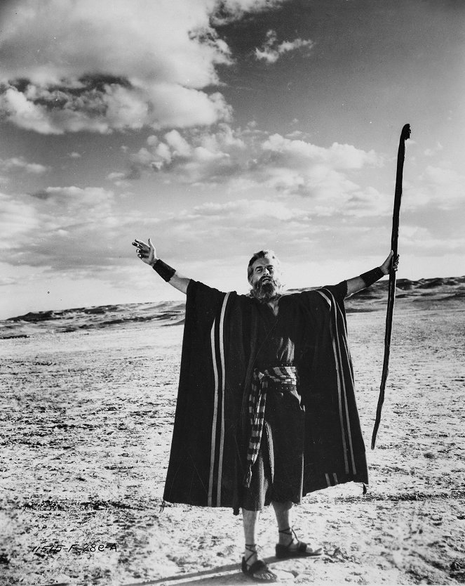 Die zehn Gebote - Filmfotos - Charlton Heston