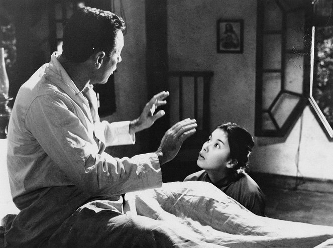 Diabel nigdy nie spi - Z filmu - William Holden, France Nuyen