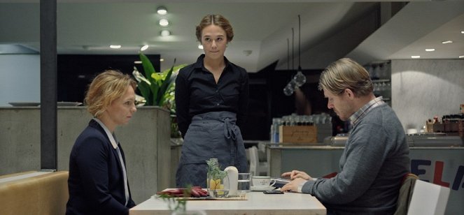 We Have To Talk - Kuvat elokuvasta - Sofia Ledarp, Alba August, Henrik Norlén