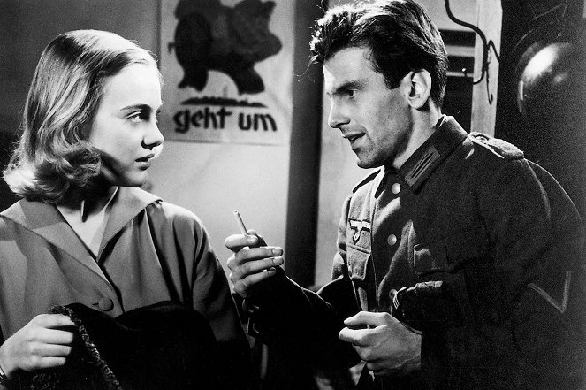 Sons, Mothers and a General - Photos - Beate Koepnick, Maximilian Schell