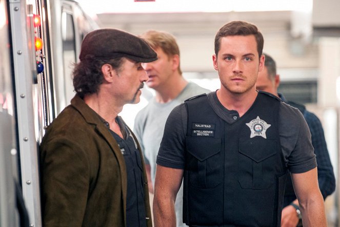 Chicago P.D. - Actual Physical Violence - Photos - Jesse Lee Soffer