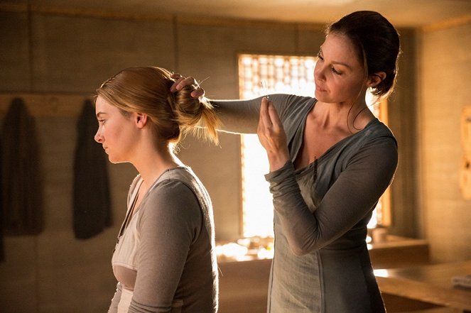 Divergent - Photos - Shailene Woodley, Ashley Judd