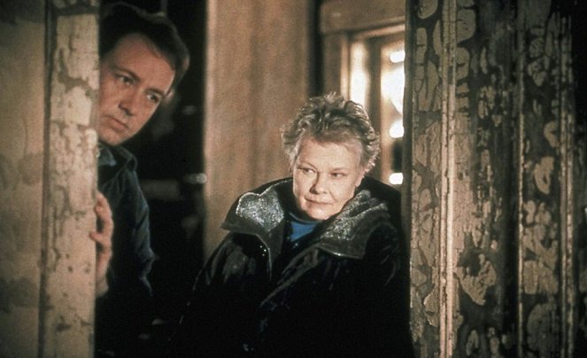 Kroniki portowe - Z filmu - Kevin Spacey, Judi Dench