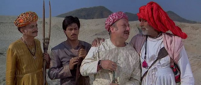 Paheli - Filmfotók - Dilip Prabhavalkar, Shahrukh Khan, Anupam Kher, Amitabh Bachchan