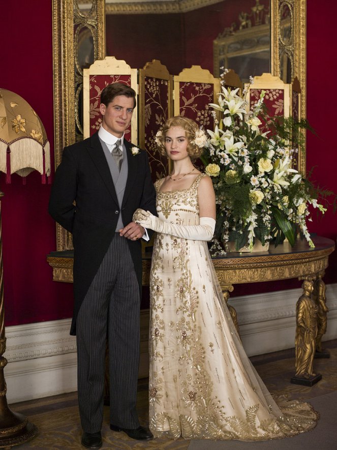 Downton Abbey - Die Hochzeit - Werbefoto - Matt Barber, Lily James