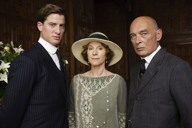 Downton Abbey - Die Hochzeit - Werbefoto - Matt Barber, Penny Downie, James Faulkner