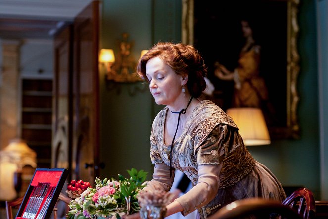 An Inspector Calls - Photos - Miranda Richardson