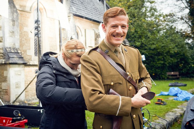 Lady Chatterley's Lover - Van de set - James Norton