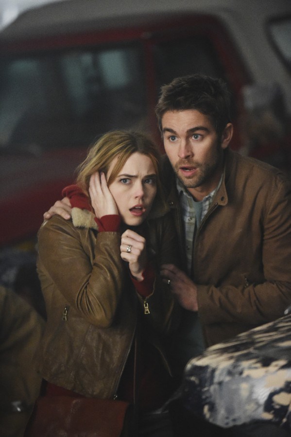 Blood & Oil - De la película - Rebecca Rittenhouse, Chace Crawford