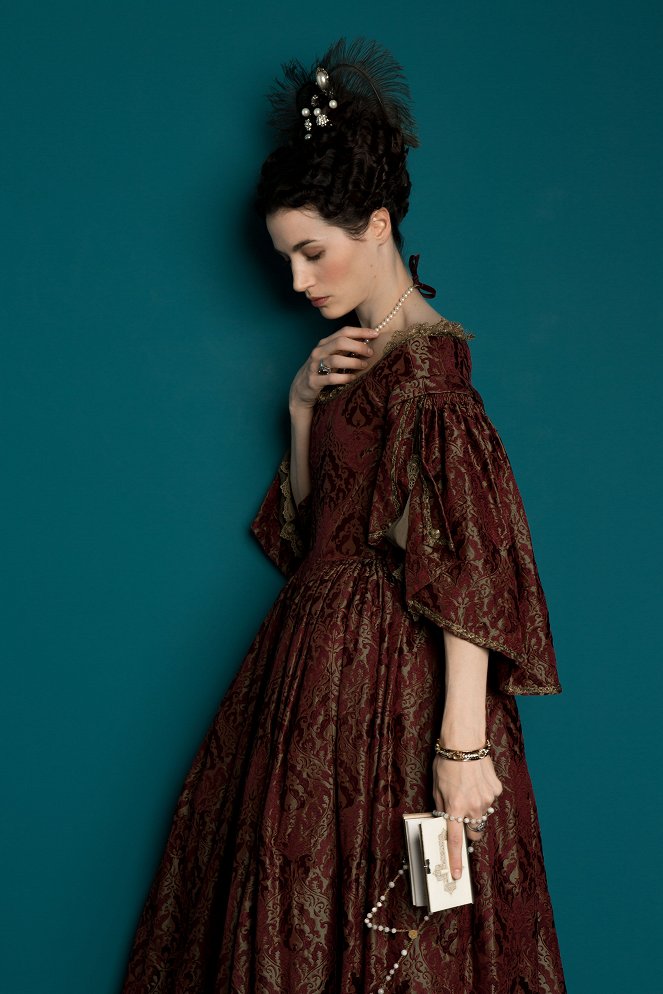 Versailles - Promo - Elisa Lasowski