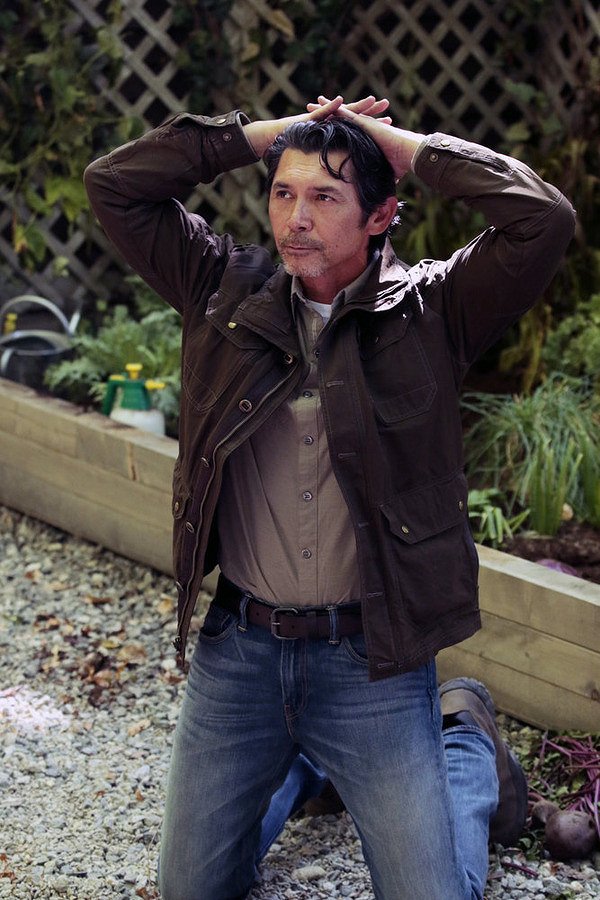 Blindspot - Saul Guerrero - Filmfotos - Lou Diamond Phillips