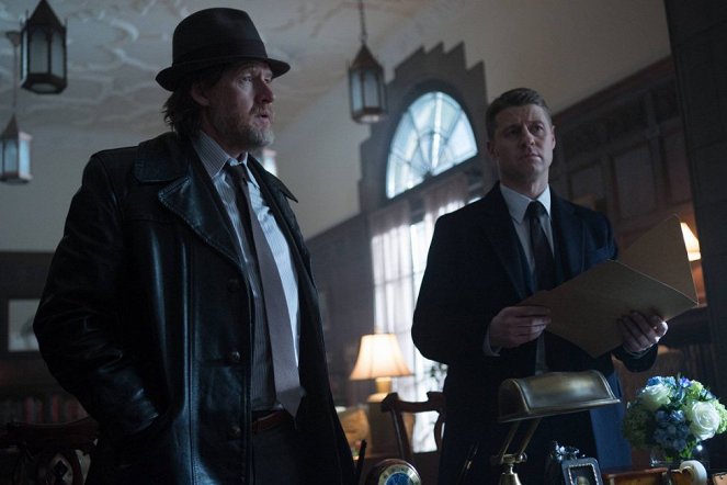 Gotham - The Scarecrow - Van film - Donal Logue, Ben McKenzie