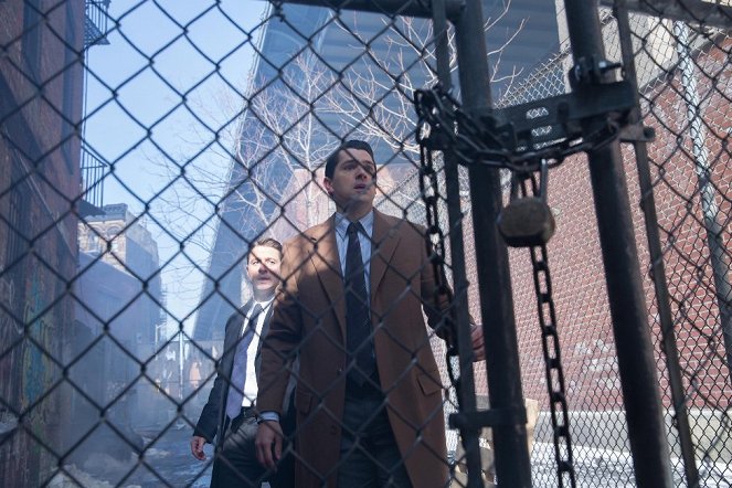 Gotham - Každý má svého Cobblepota - Z filmu - Ben McKenzie, Nicholas D'Agosto