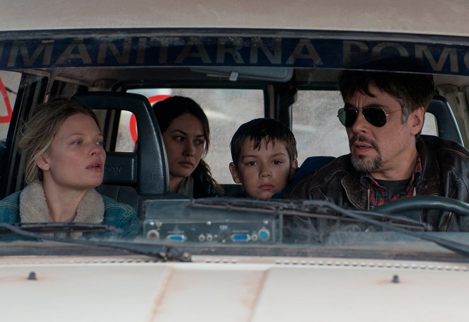 A Perfect Day - Filmfotos - Mélanie Thierry, Ольга Куриленко, Eldar Residovic, Benicio Del Toro