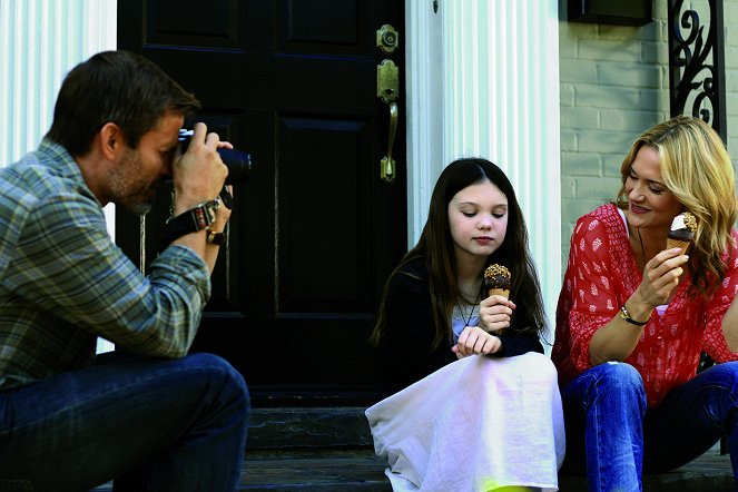 June - Filmfotók - Casper Van Dien, Kennedy Brice, Victoria Pratt