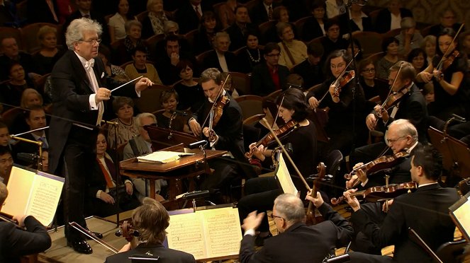 Eröffnungskonzert 120. Saison des Czech Philharmonic Orchestra - Filmfotos - Jiří Bělohlávek
